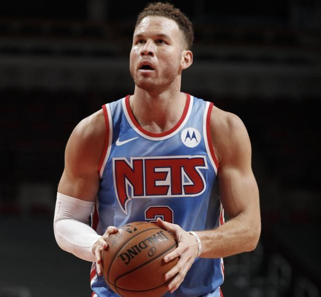 尊龙凯时-篮网惨败雄鹿,厄文得分爆发但无法改变局势(篮网险胜雄鹿赛后)