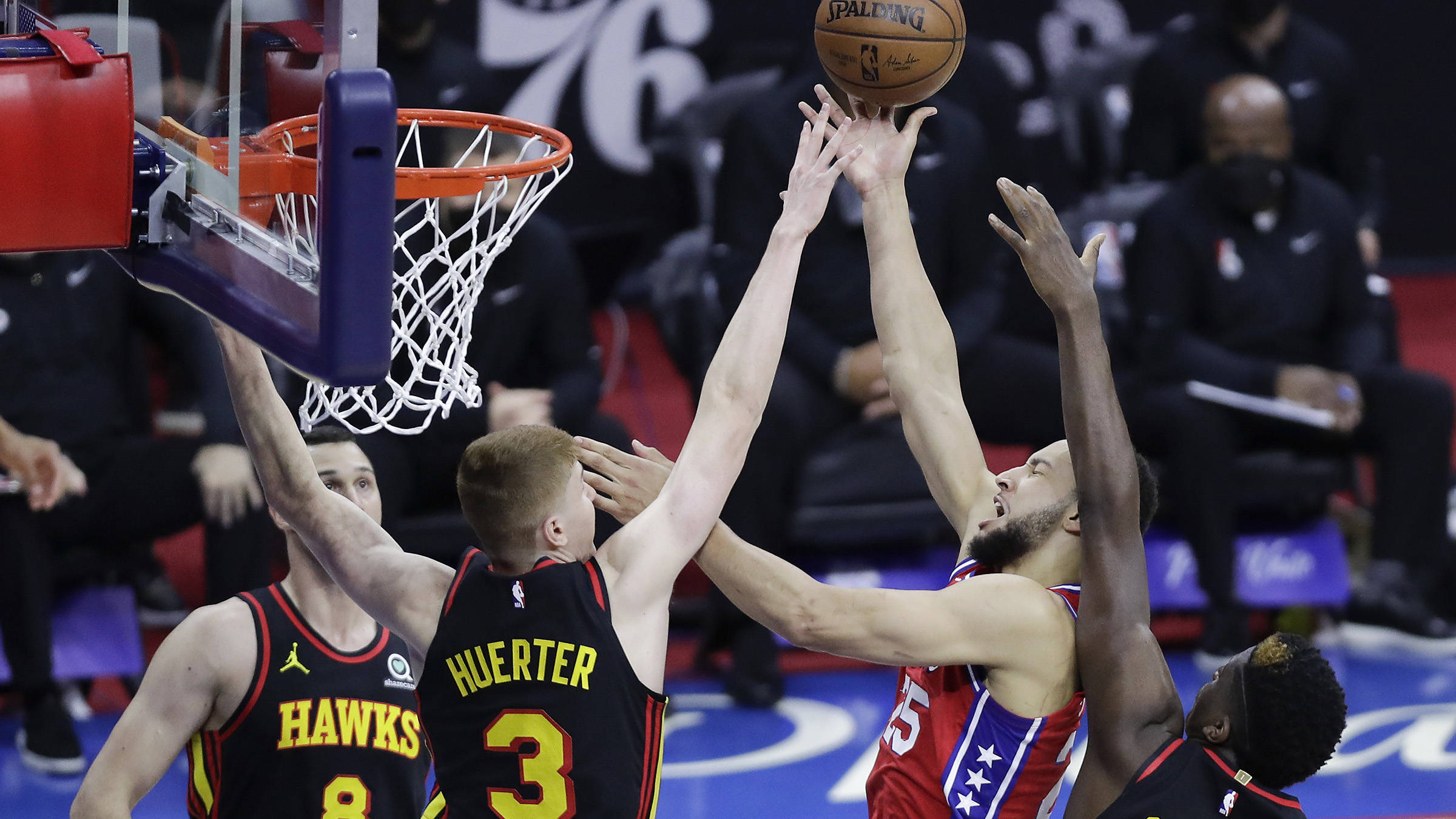 尊龙凯时-老鹰队打出惊艳表现，引起球迷热议(老鹰队吧)